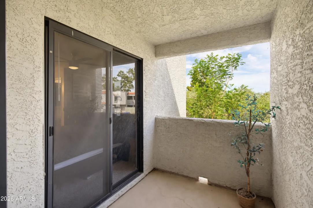 Real Estate Picture 11