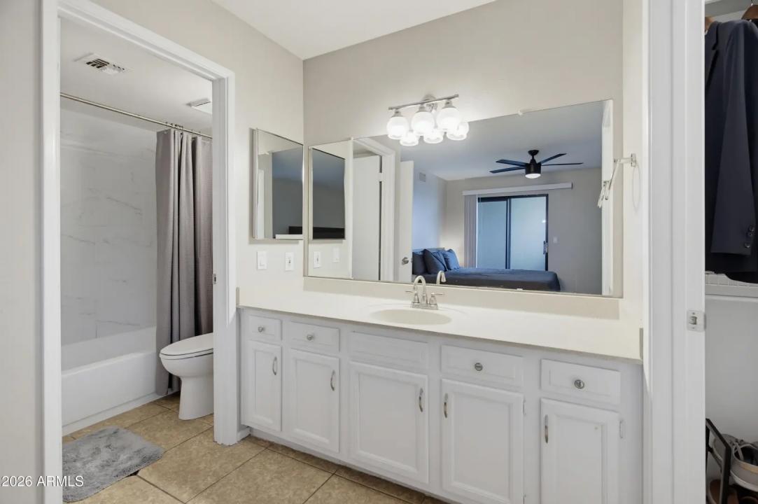 Real Estate Picture 24