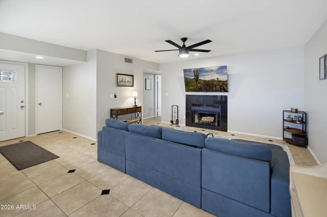 Real Estate Picture 5