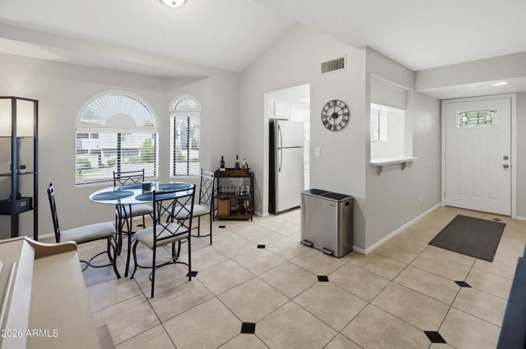 Real Estate Picture 4