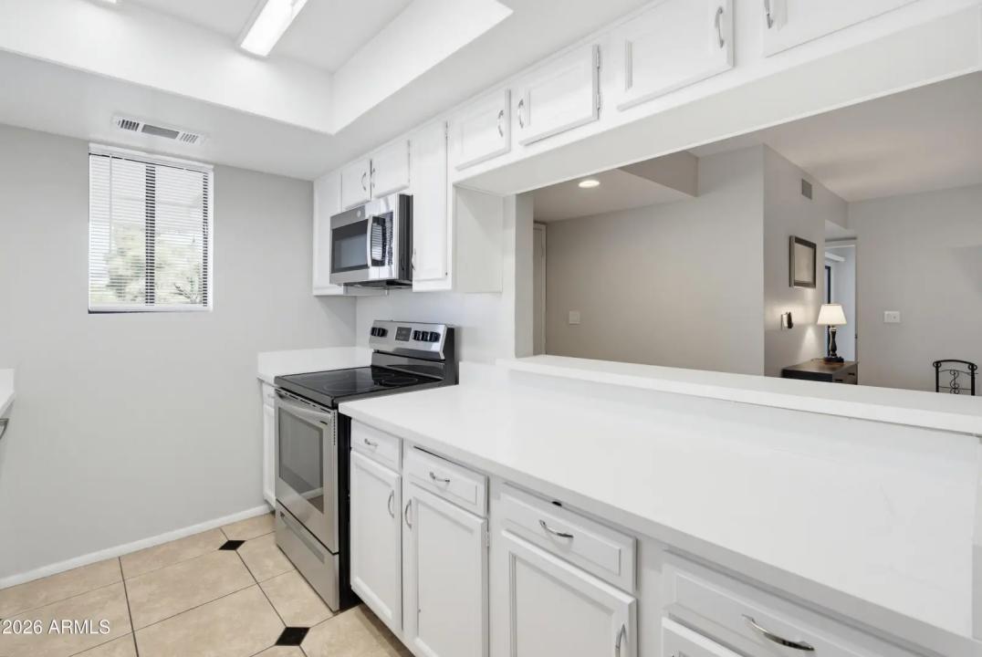 Real Estate Picture 8