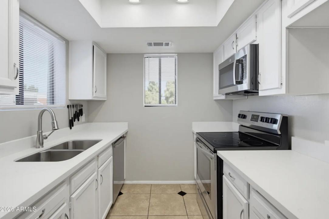 Real Estate Picture 7