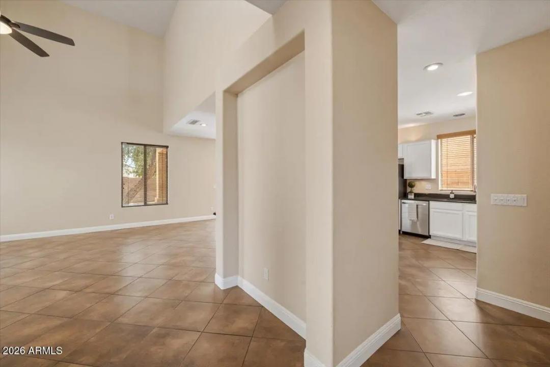 Real Estate Picture 3