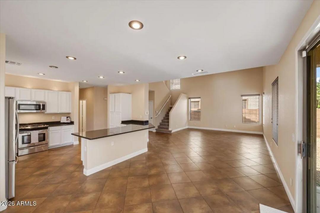 Real Estate Picture 14
