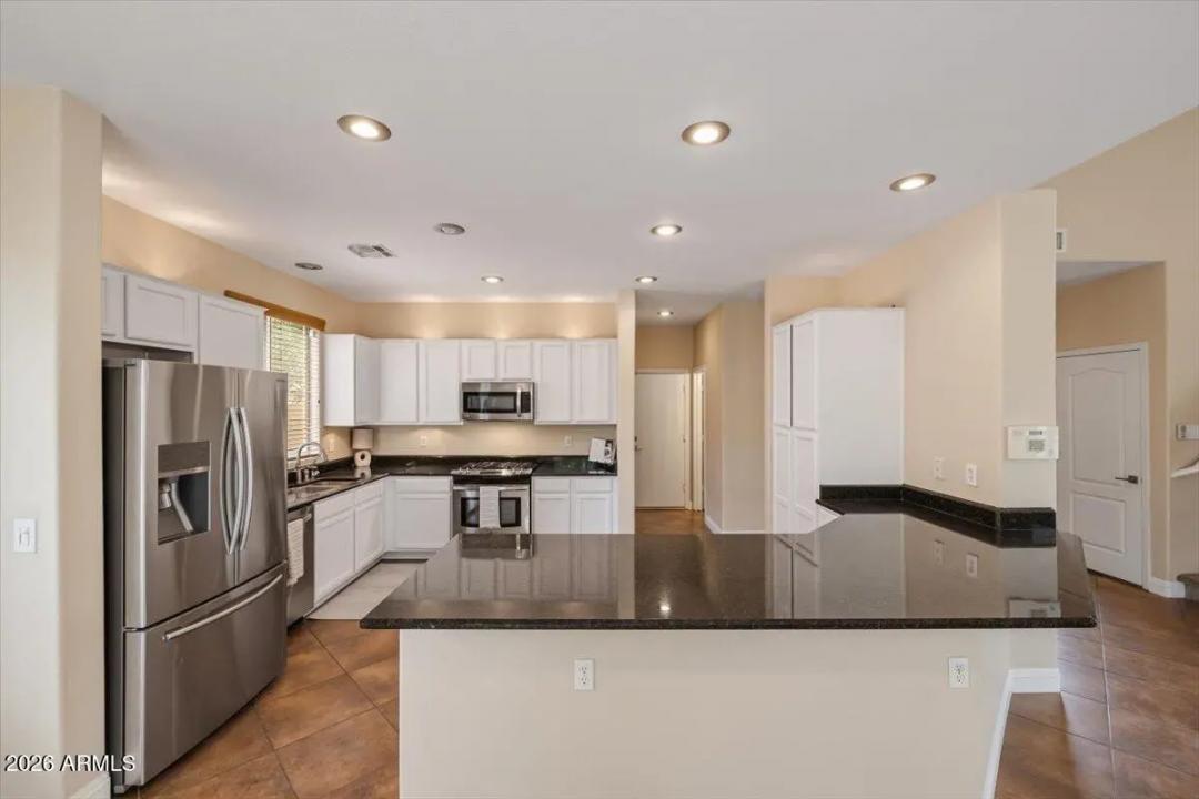 Real Estate Picture 8