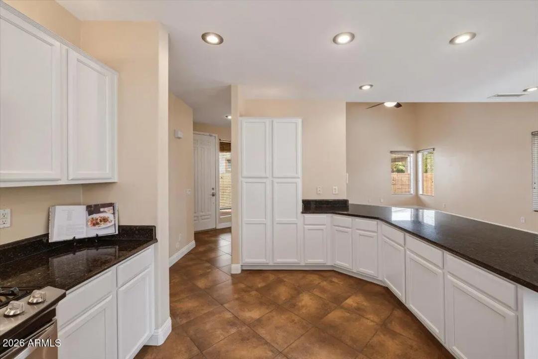Real Estate Picture 10