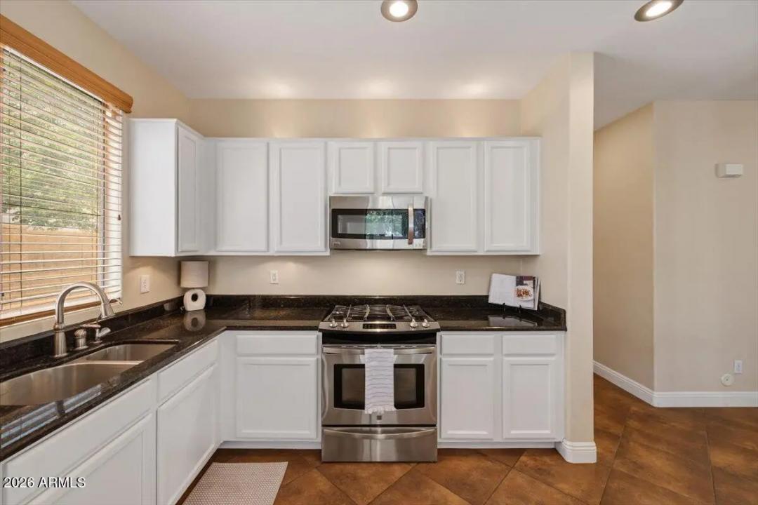 Real Estate Picture 13