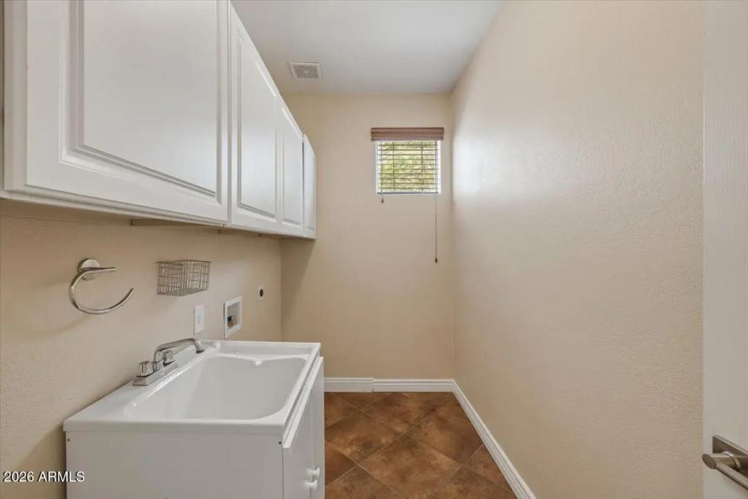Real Estate Picture 18