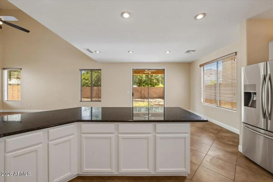 Real Estate Picture 12