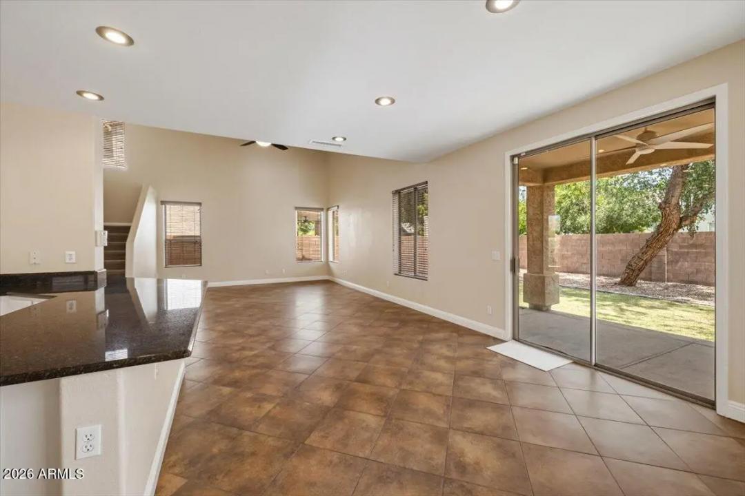 Real Estate Picture 16