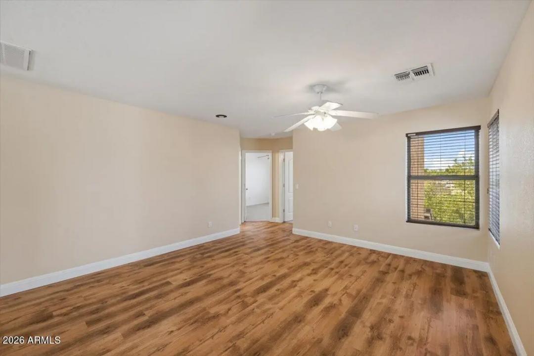 Real Estate Picture 22