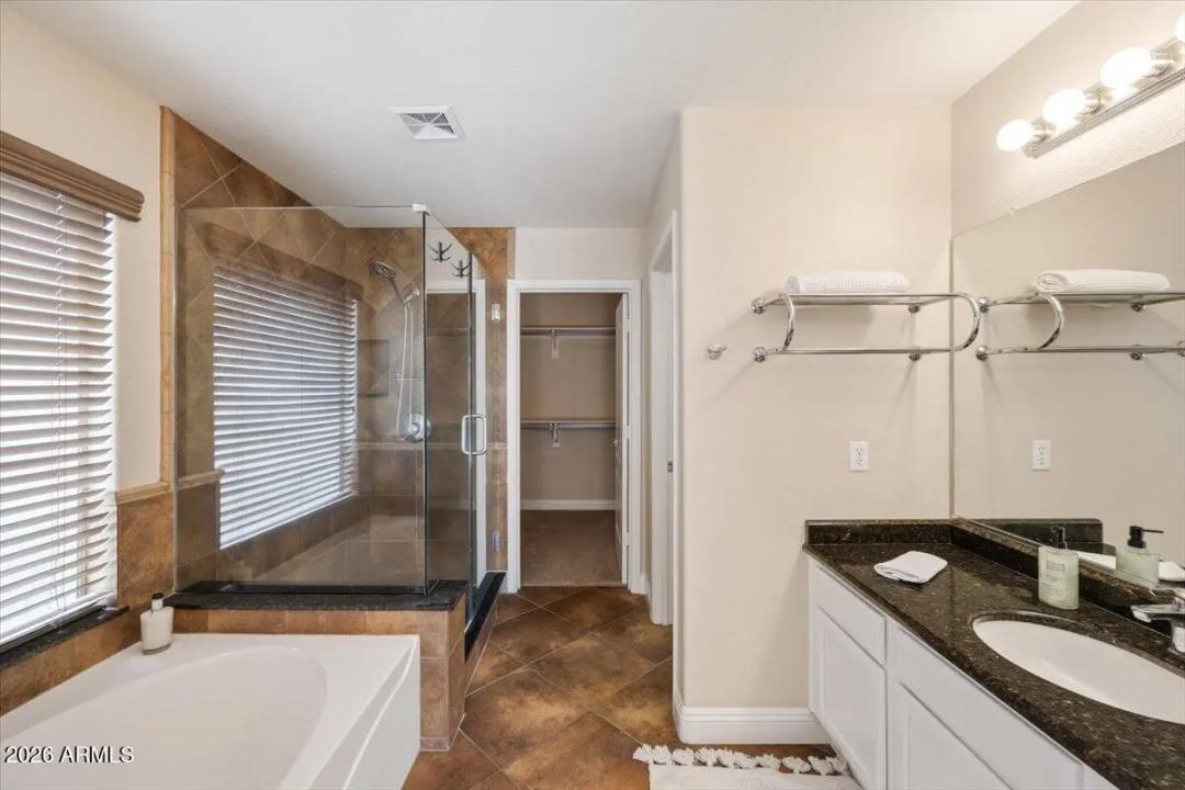 Real Estate Picture 32