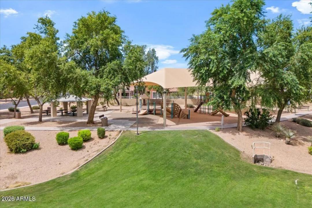 Real Estate Picture 50