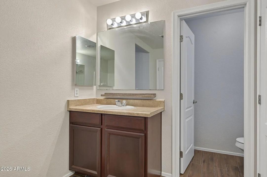 Real Estate Picture 18