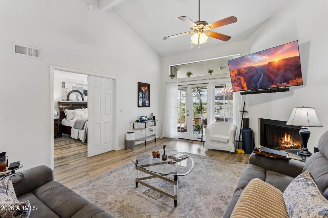 Real Estate Picture 9