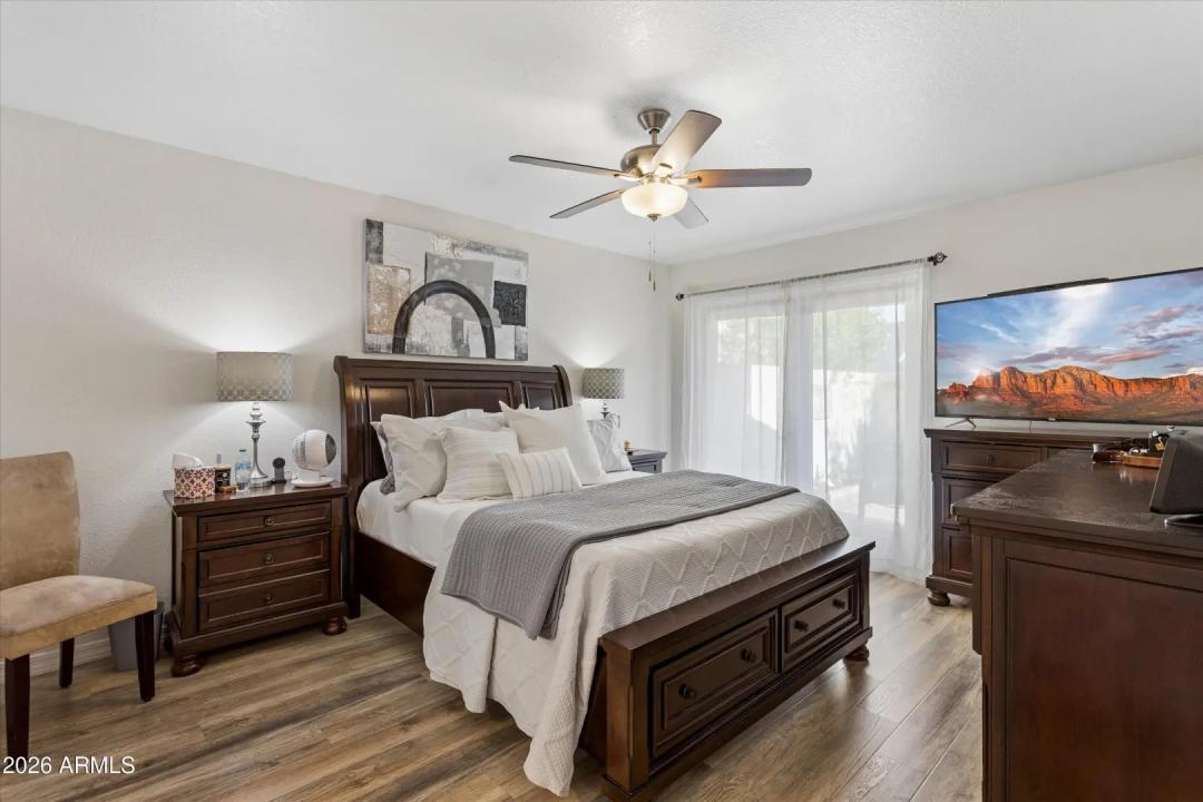 Real Estate Picture 17