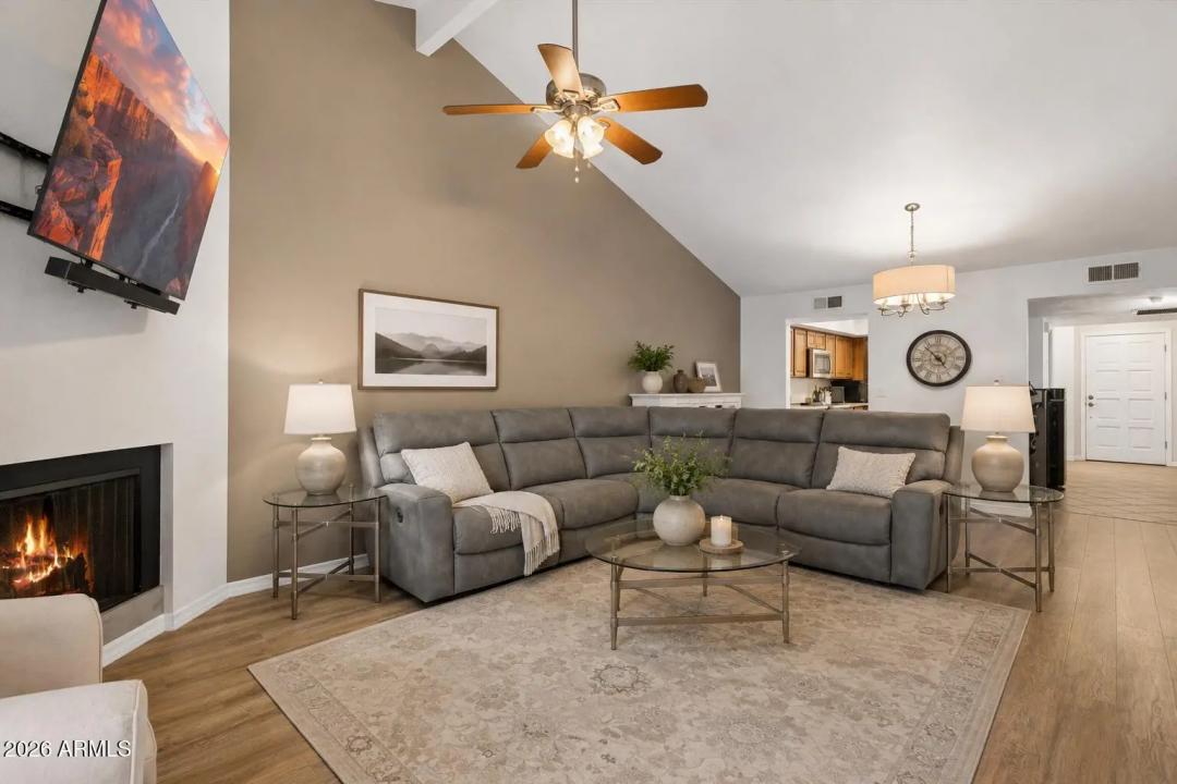 Real Estate Picture 7