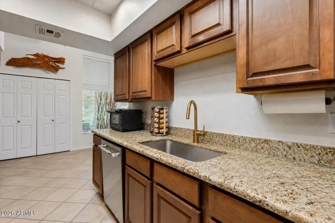 Real Estate Picture 13