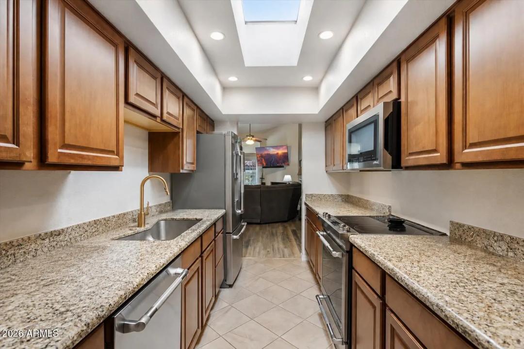 Real Estate Picture 14