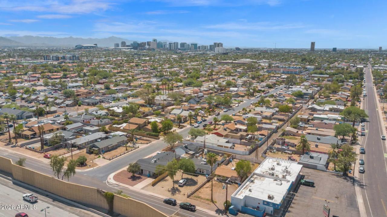 Real Estate Picture 7