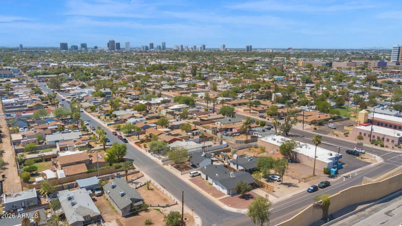 Real Estate Picture 8