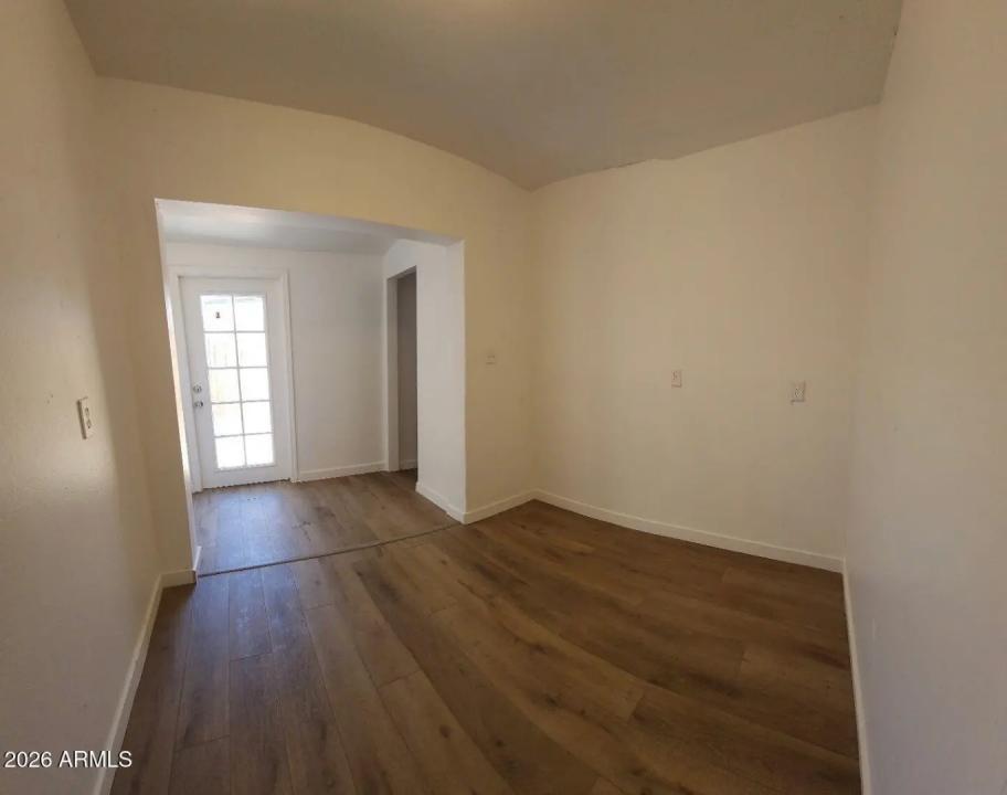 Real Estate Picture 12