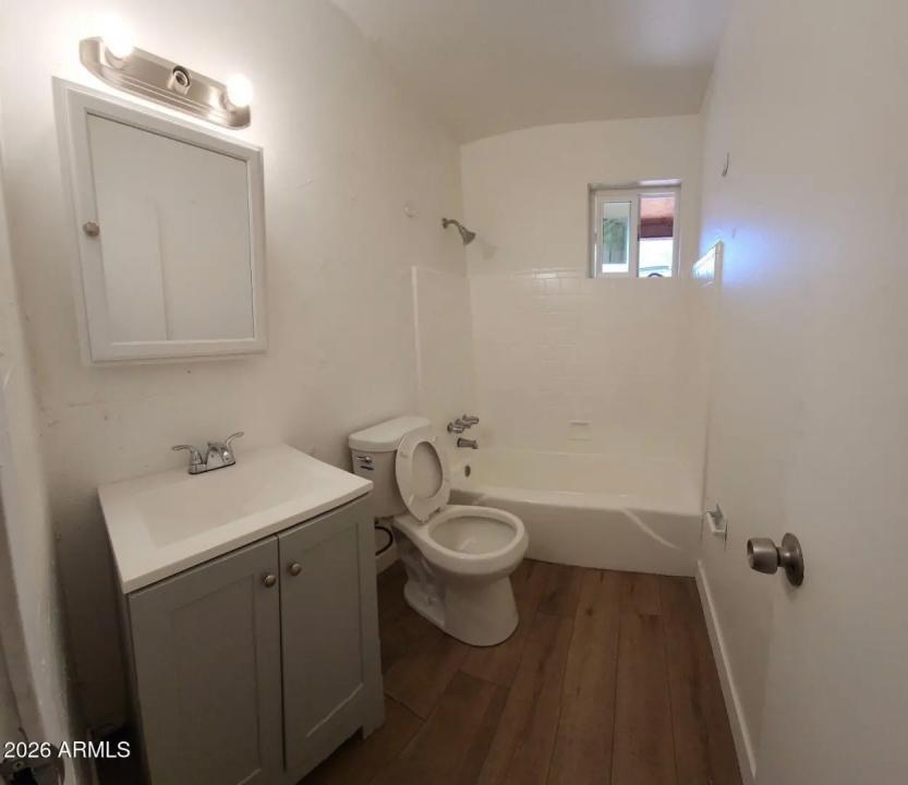 Real Estate Picture 13
