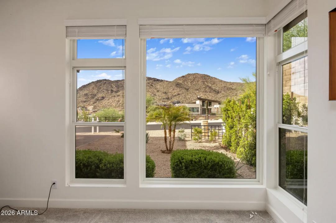 Real Estate Picture 4