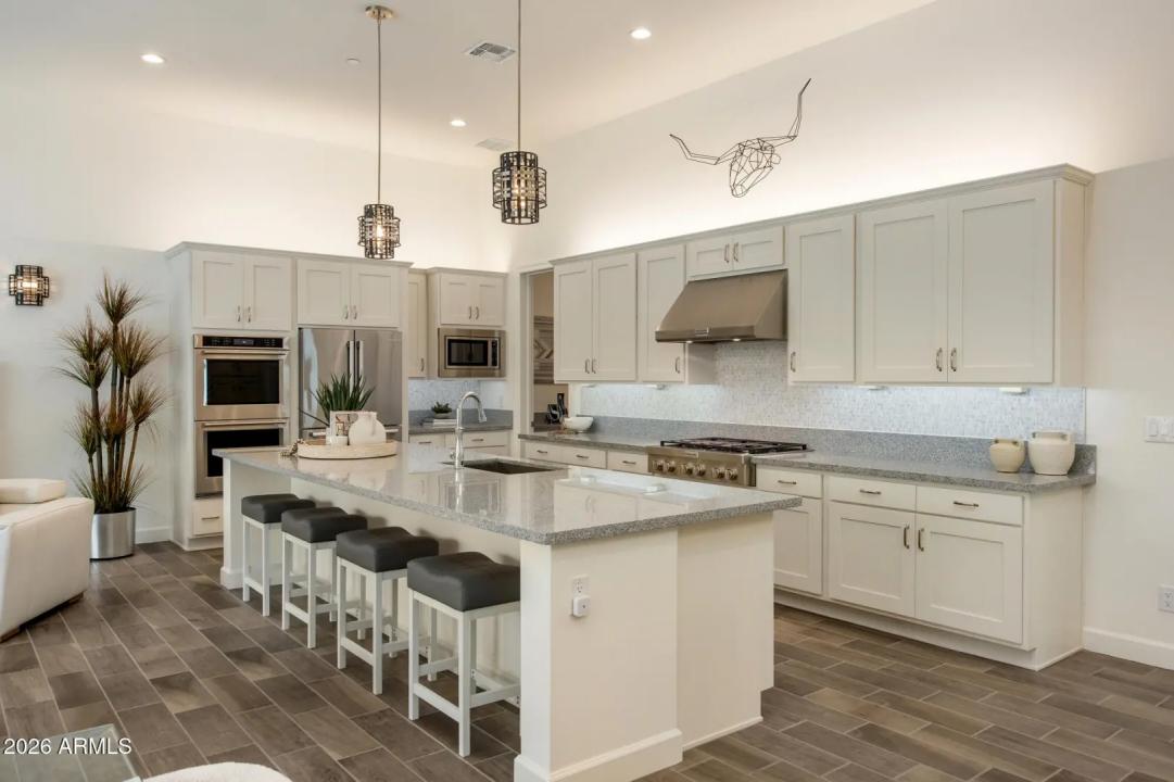 Real Estate Picture 15