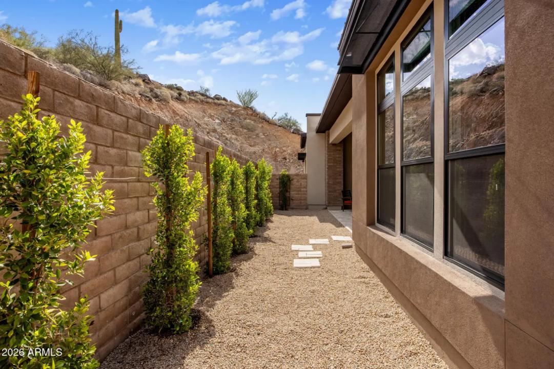 Real Estate Picture 33