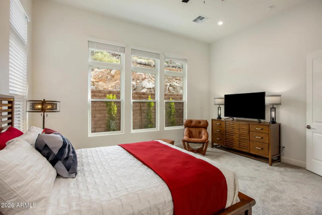 Real Estate Picture 17