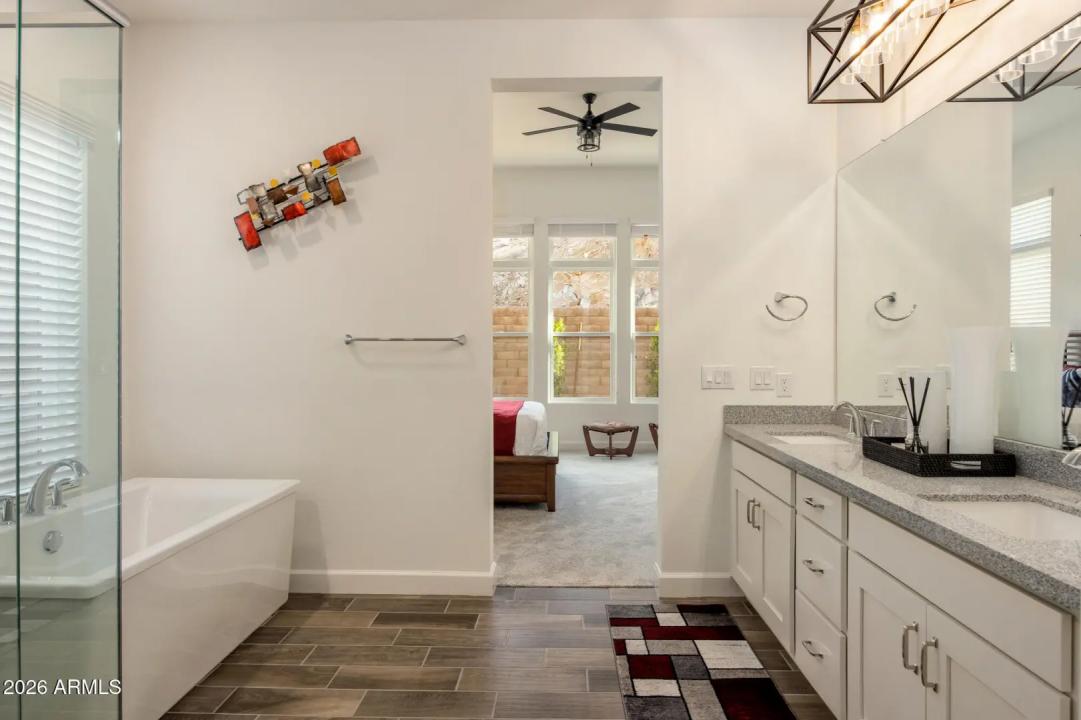 Real Estate Picture 22