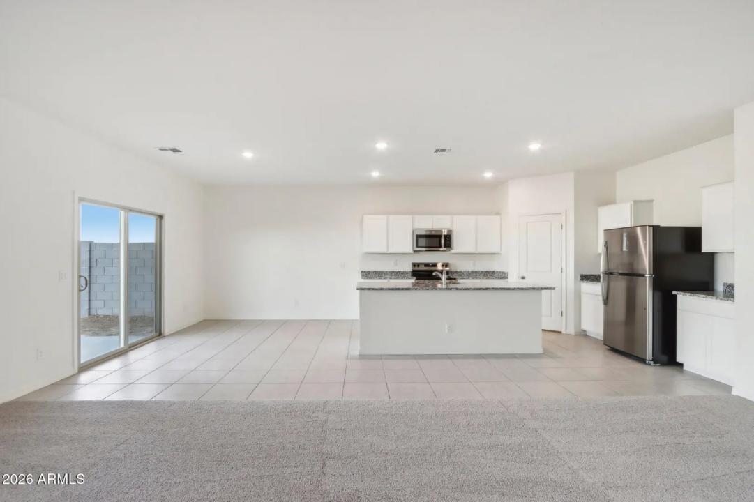 Real Estate Picture 4