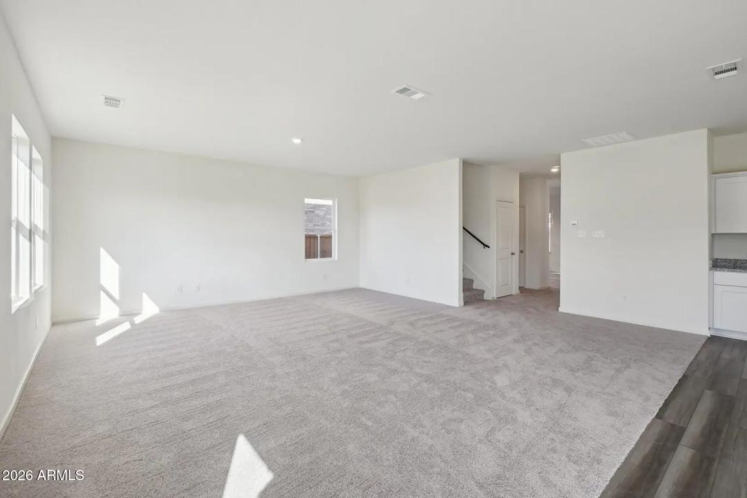 Real Estate Picture 7
