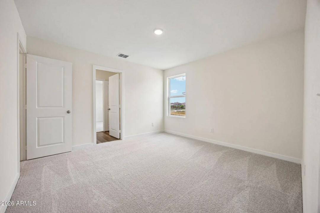 Real Estate Picture 12