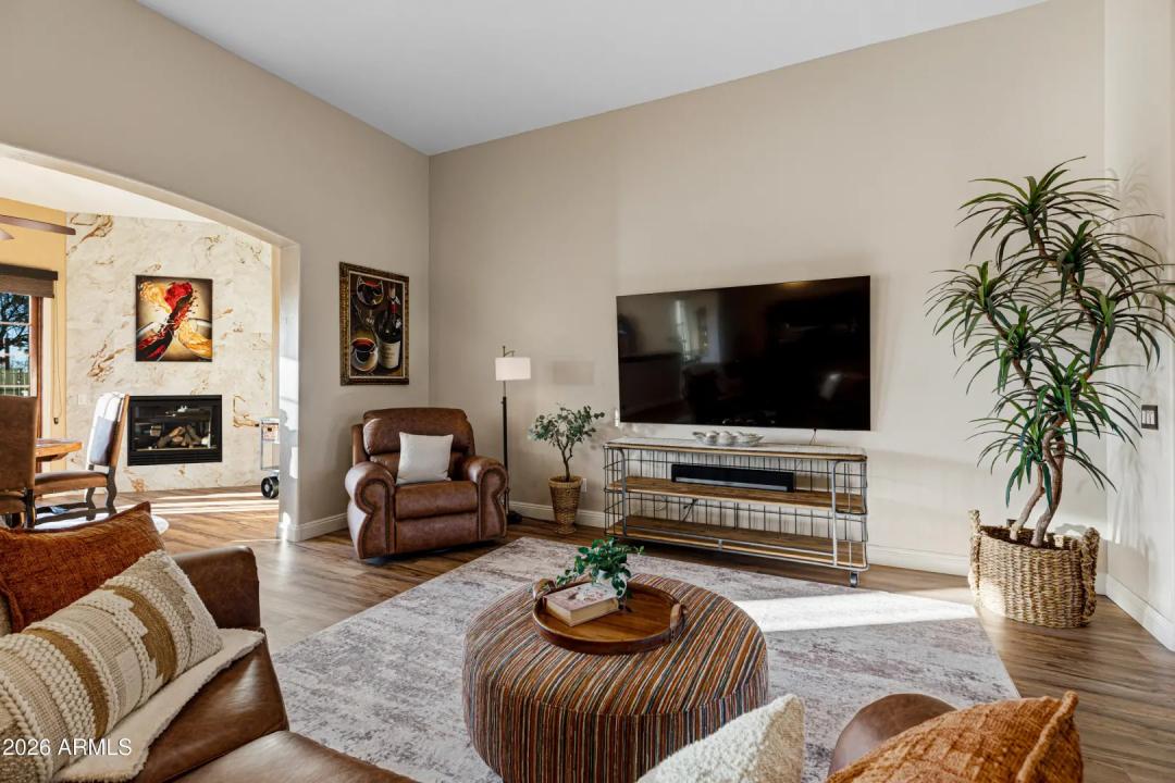 Real Estate Picture 8