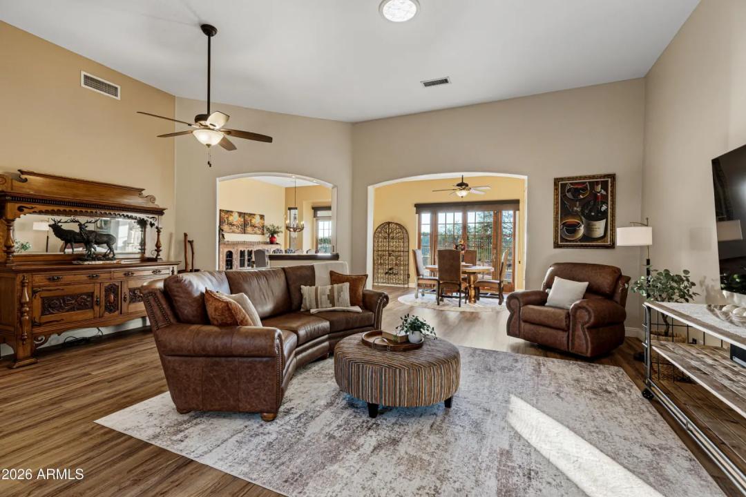 Real Estate Picture 3