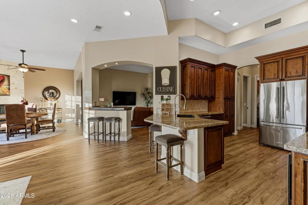 Real Estate Picture 12