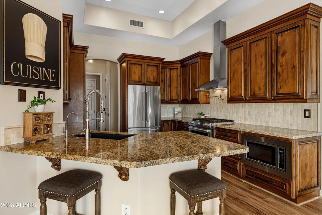Real Estate Picture 4