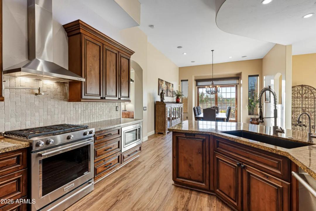 Real Estate Picture 13
