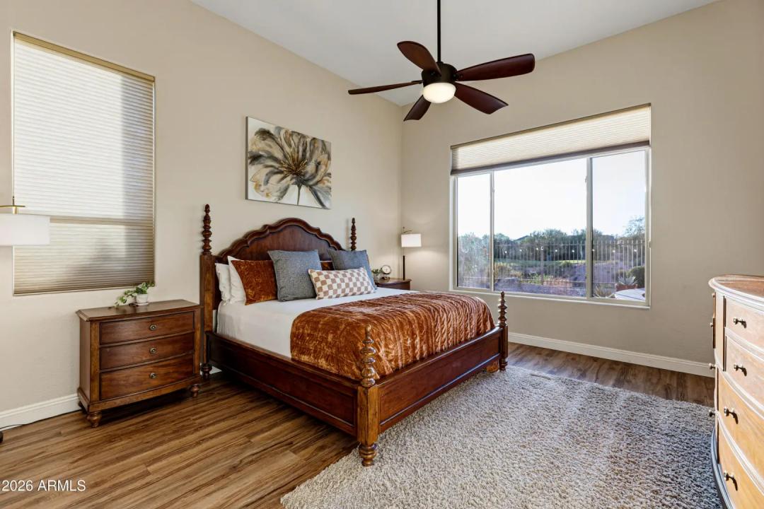 Real Estate Picture 14