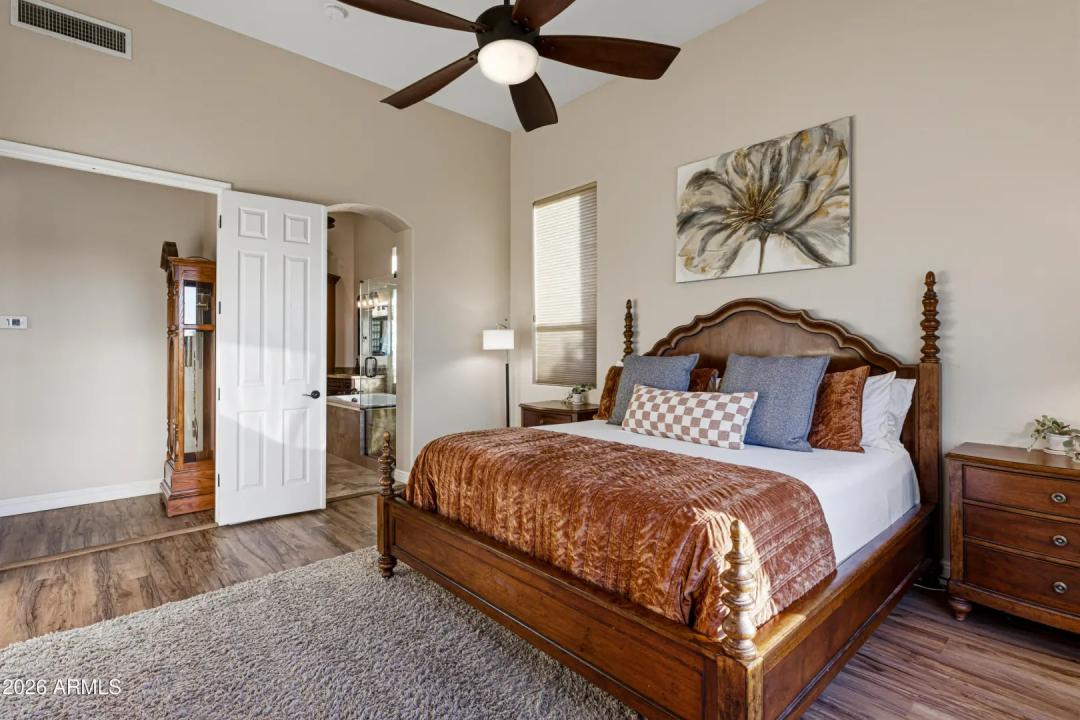Real Estate Picture 15