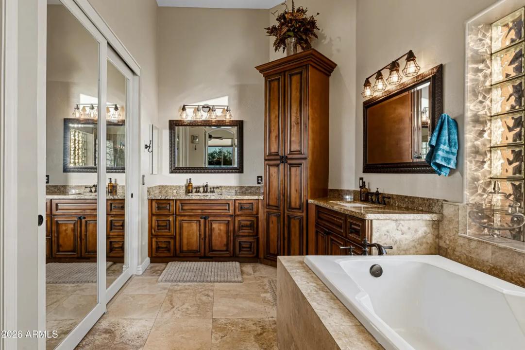 Real Estate Picture 16