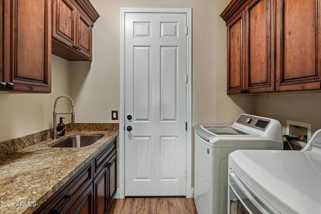 Real Estate Picture 21