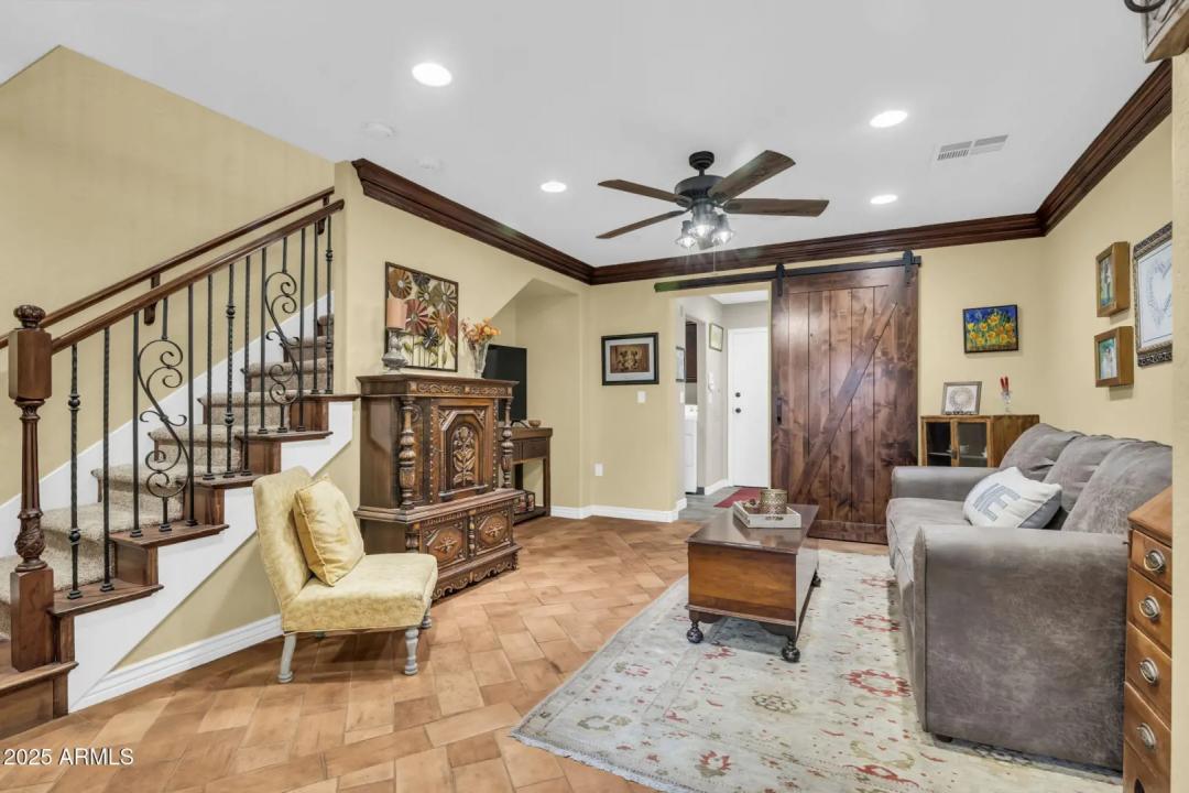 Real Estate Picture 5