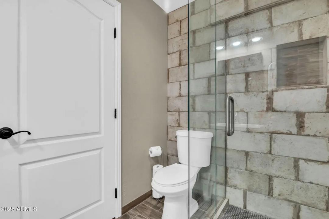 Real Estate Picture 6