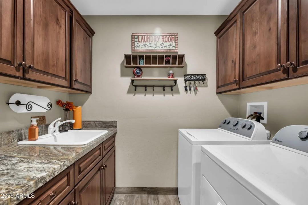 Real Estate Picture 8