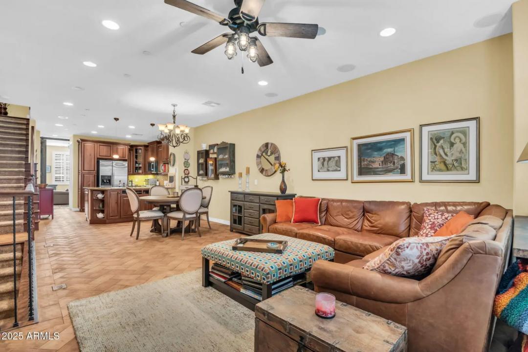 Real Estate Picture 9