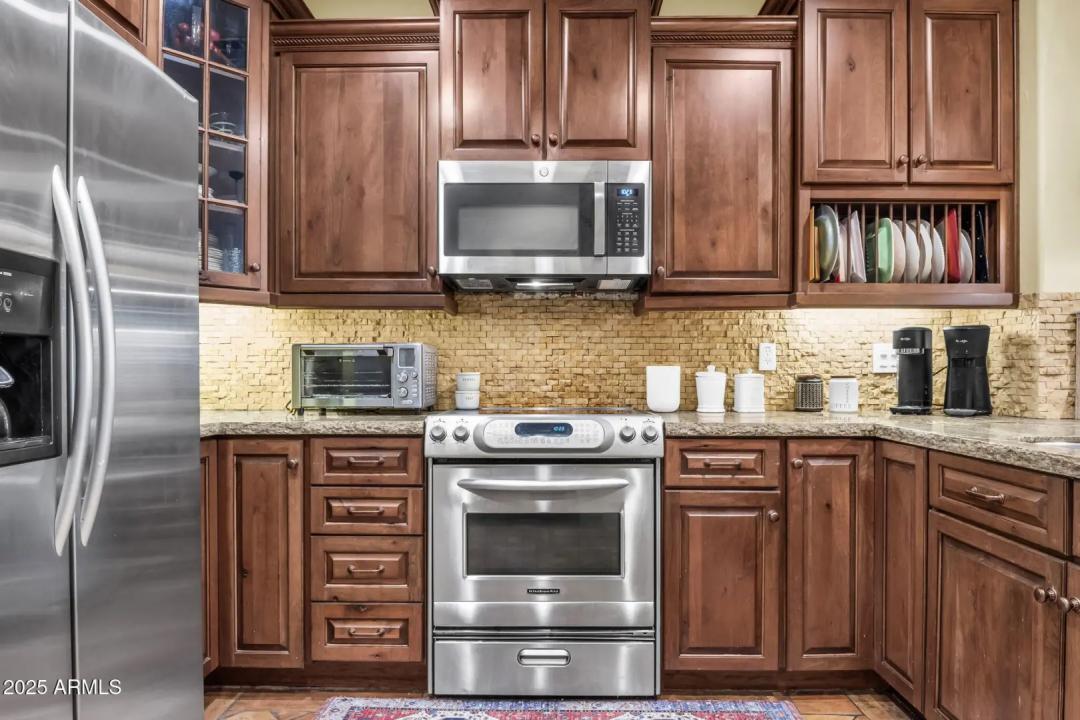 Real Estate Picture 13