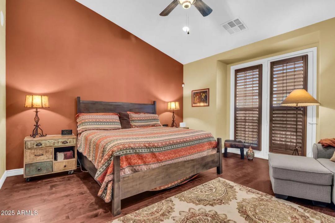 Real Estate Picture 18
